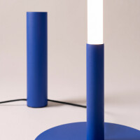 TH.1017 Stehleuchte TRANG ultramarinblau 4000K 5