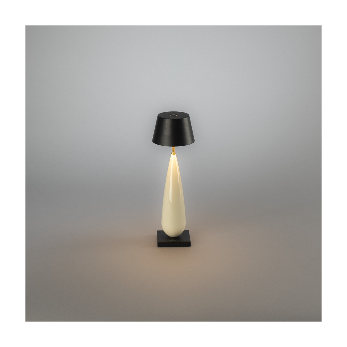 Frejus USB-LED-Tischleuchte schwarz / Kermaik