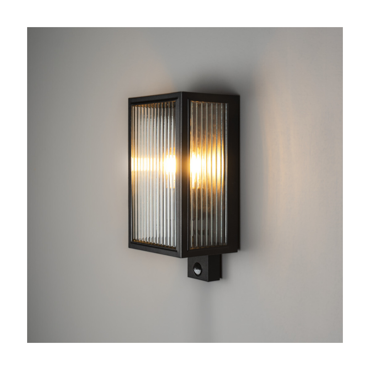 Carpi Wandleuchte mittel gestreiftes Glas und Sensor schwarz